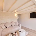 Superb Flat Heart 8th District Matignon St Honore * باريس