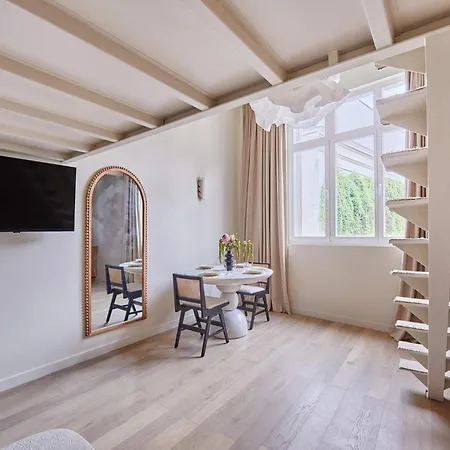 Superb Flat Heart 8th District Matignon St Honore