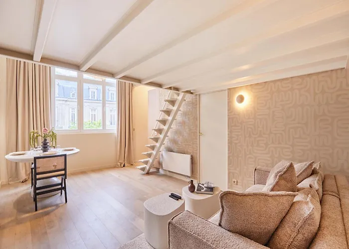 Superb Flat Heart 8th District Matignon St Honore