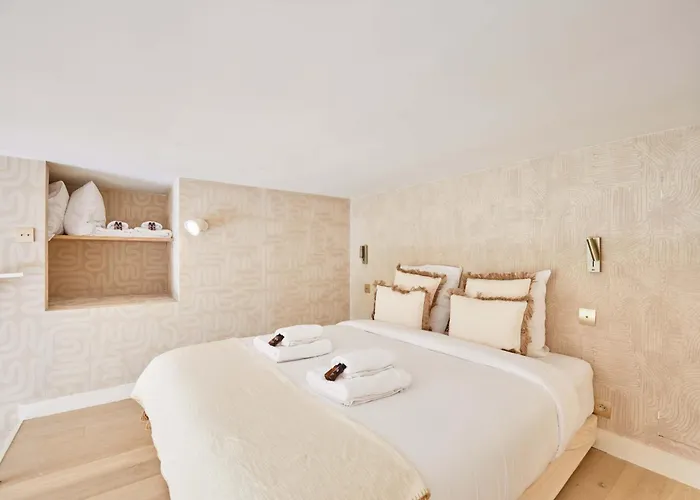 Superb Flat Heart 8th District Matignon St Honore * Paris