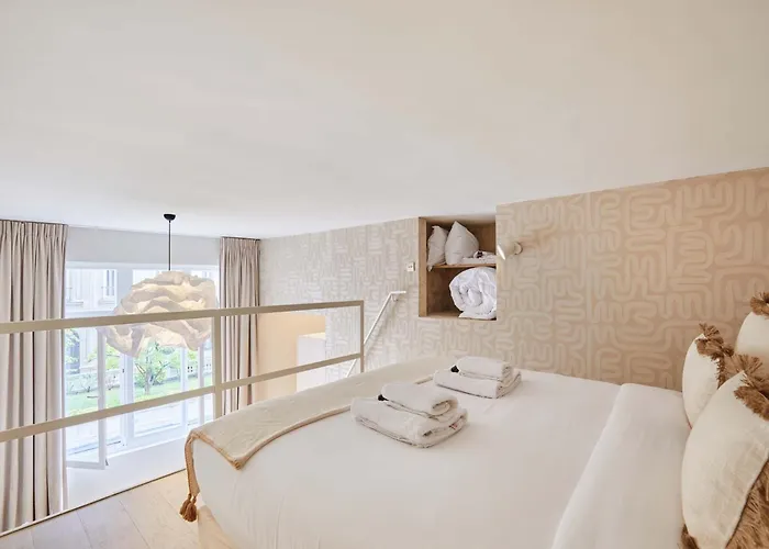 Superb Flat Heart 8th District Matignon St Honore